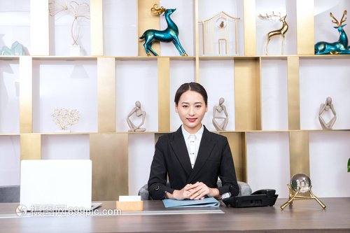 光影之間，溫暖留駐 前臺(tái)服務(wù)人員的攝影服務(wù)藝術(shù)